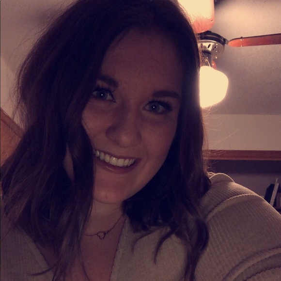 Meet your Posher, Alli - Picture 1 of 1